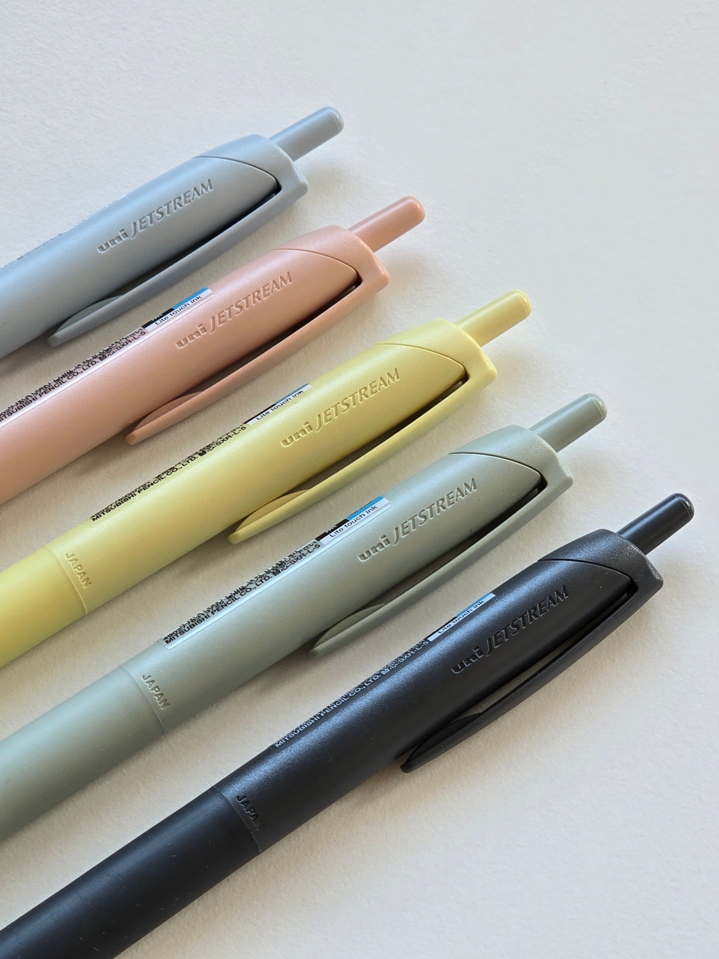 Jetstream Lite Touch Kugelschreiber – 0,5 mm (Ausgezeichnet 2025)