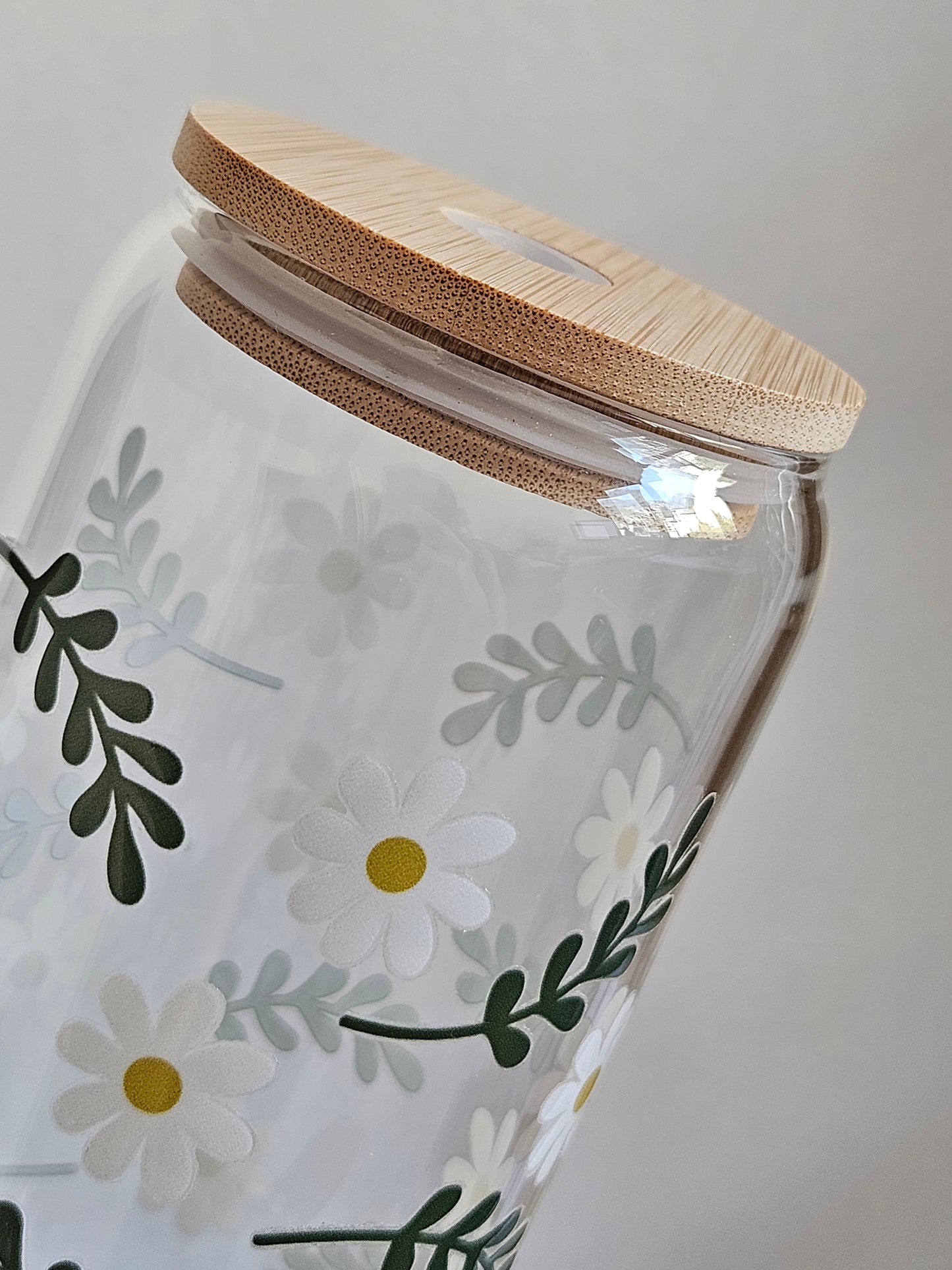 Gänseblümchen- und Aronstabpalmen-Becher