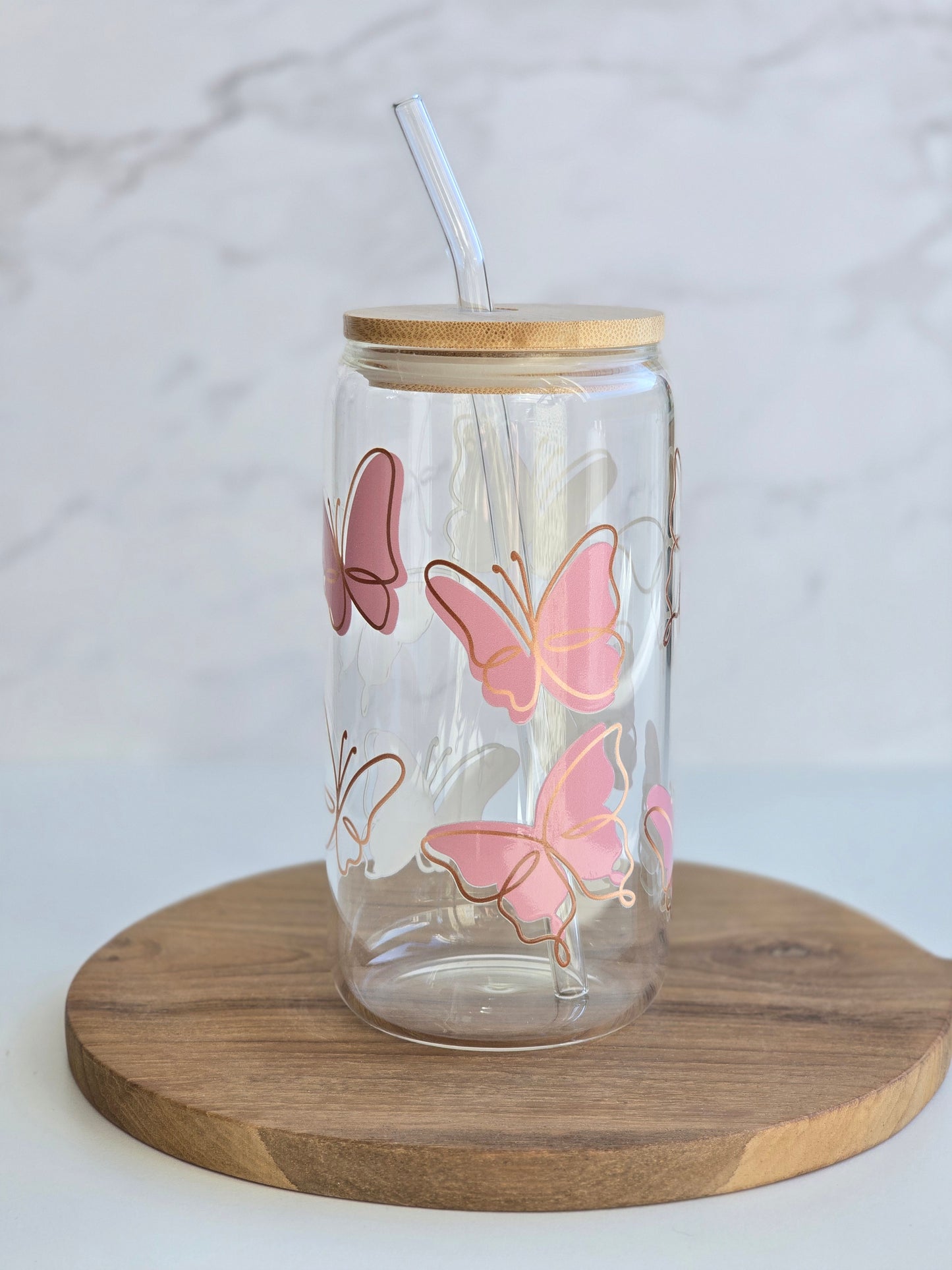 Rosa Schmetterlingsbecher